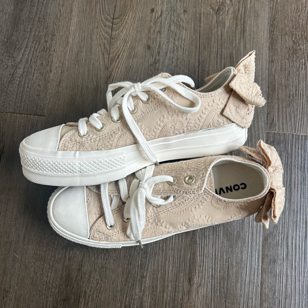 Converse Cream Lace Sneakers with Bow Accent